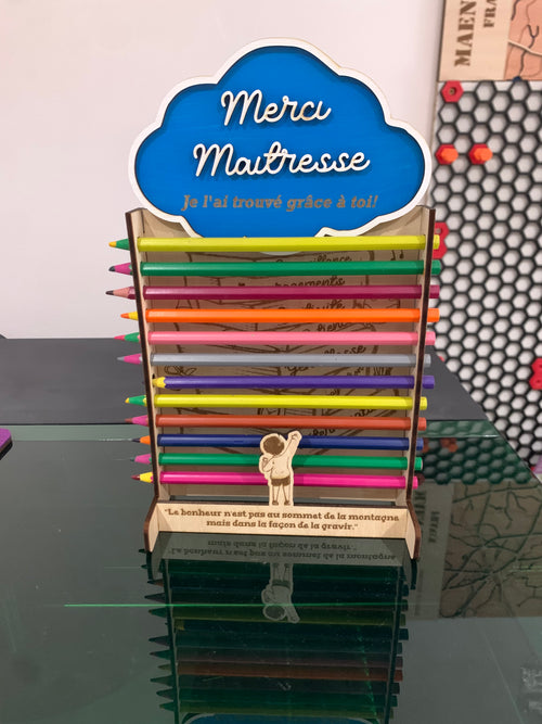 Cadeau maîtresse échelle crayons de couleurs